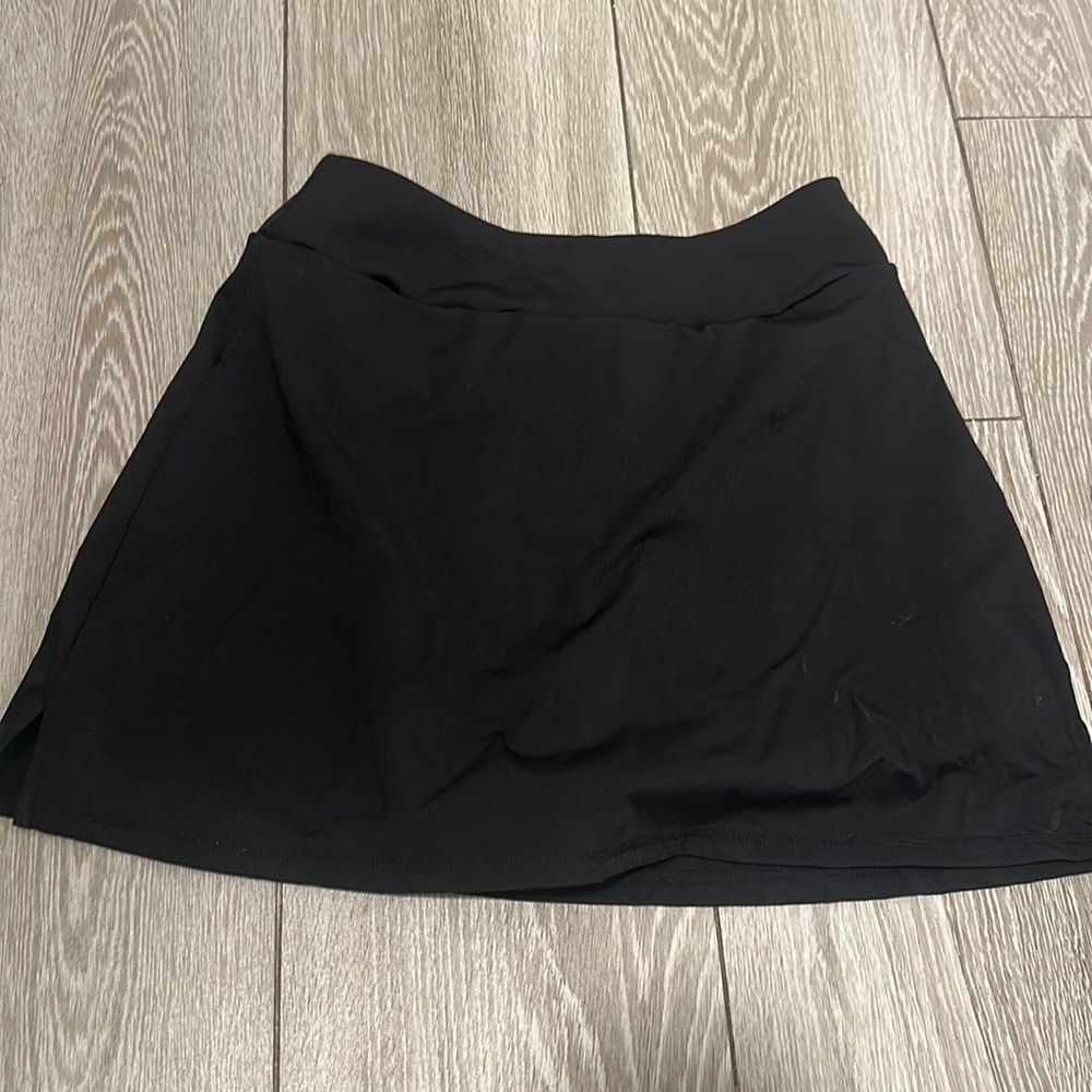 Chic black tennis skort